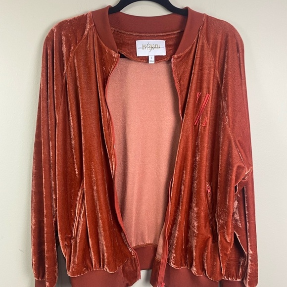 Daya by Zendaya Women’s Burnt Orange Velour Jacket Zip Up NWOT Size Small. - Picture 3 of 8